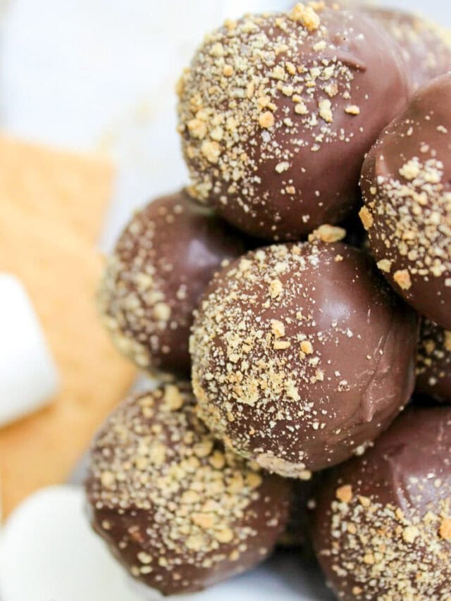 bowl of no bake s'mores bite in white bowl