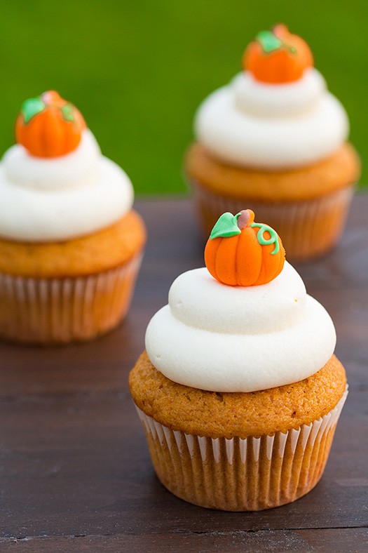 pumpkin cupcakes.