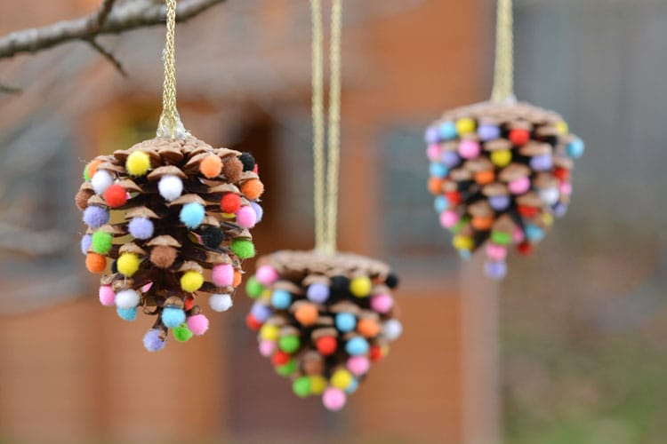 POM POMS AND PINE CONES CHRISTMAS ORNAMENTS