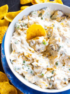 BACON CHEDDAR RANCH DIP - Easy to throw together & addictive. This dip is loaded with bacon, cheddar cheese & ranch, all the fixings of awesomeness.