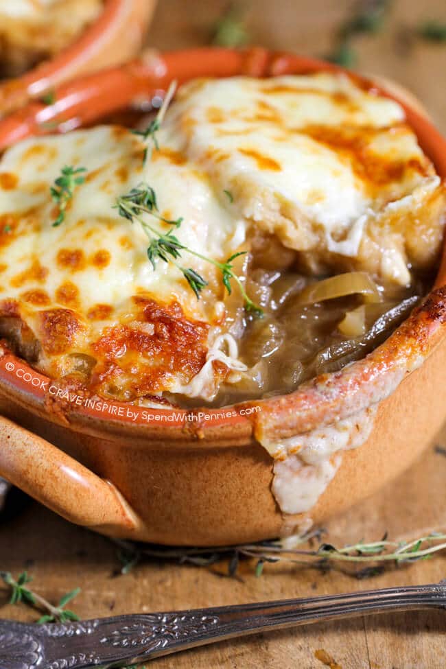 SLOW COOKER FRENCH ONION SOUP