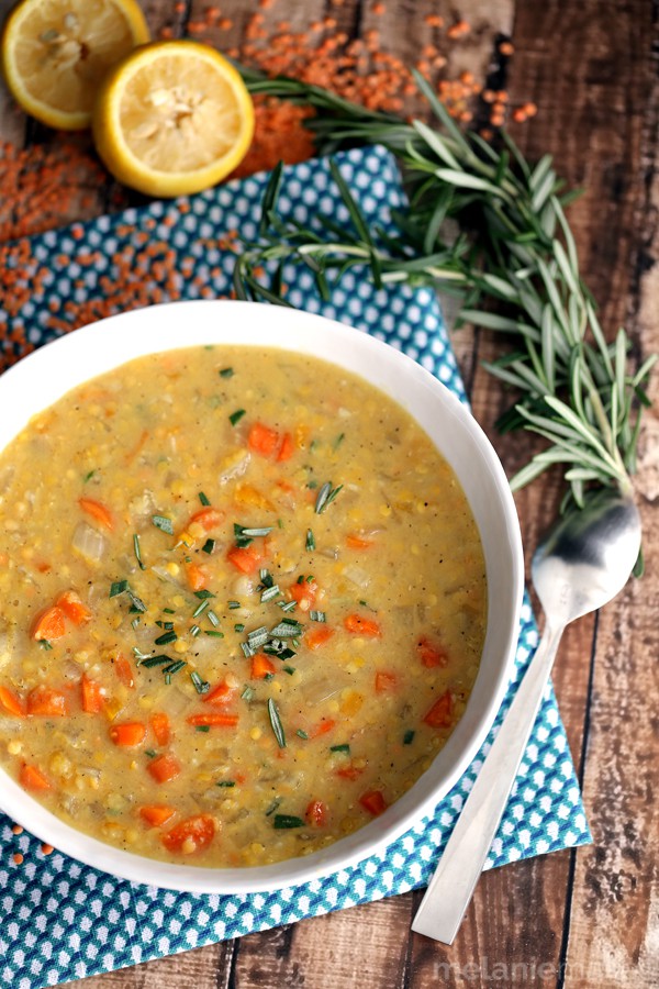 SLOW COOKER LEMON ROSEMARY LENTIL SOUP