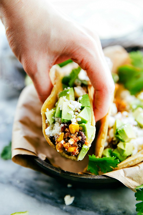 SLOW COOKER MEXICAN QUINOA TACOS