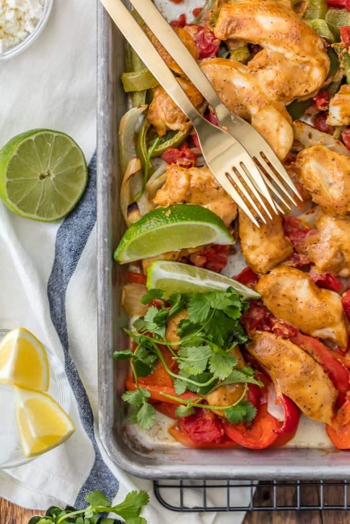 BAKED SHEET PAN CHICKEN FAJITAS