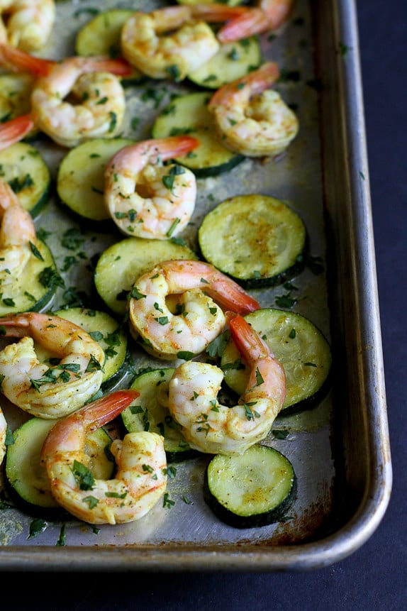 ROASTED CURRY SHRIMP & ZUCCHINI SHEET PAN RECIPE