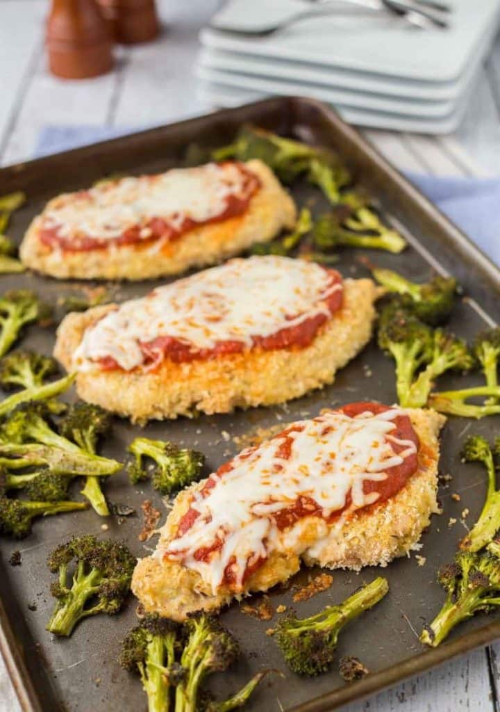 BAKED CHICKEN PARMESAN & BROCCOLI