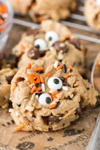 This collection of the BEST OF HALLOWEEN gives you everything. From a little fright to a delicious bite, we have you covered.