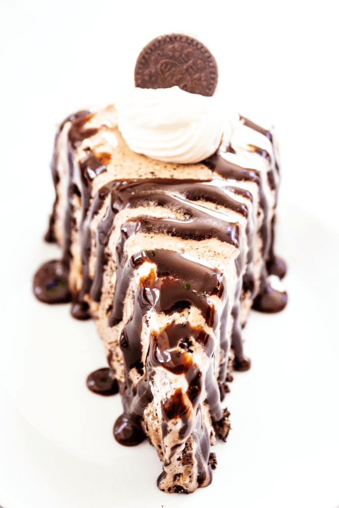 CHOCOLATE OREO ICE CREAM CAKE slice Dash of Sanity