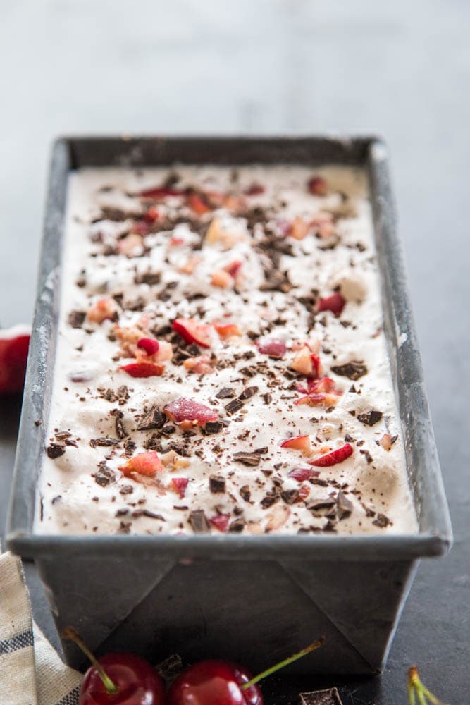 Photo of the finished ice cream in a container