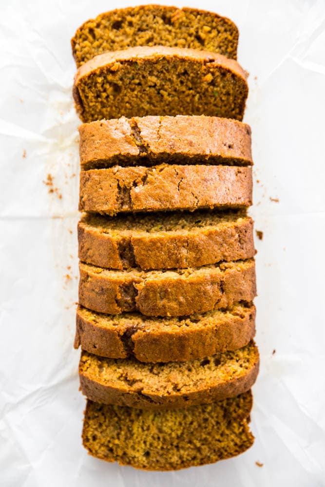 overhead shot of the sliced loaf