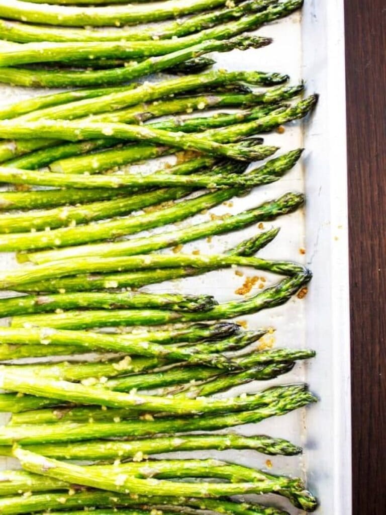 asparagus on pan