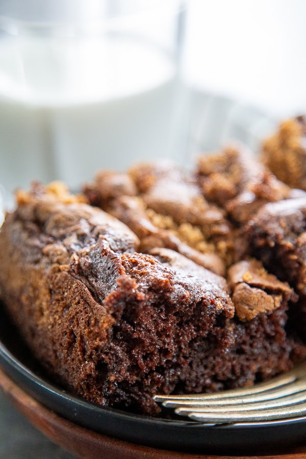 close up shot chocolate coffee cake