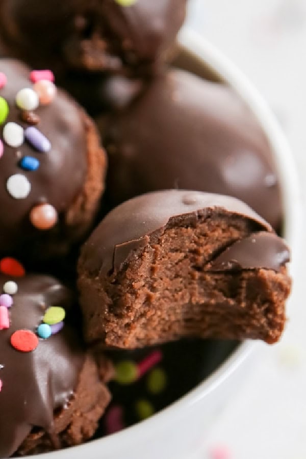 close up shot brownie bites
